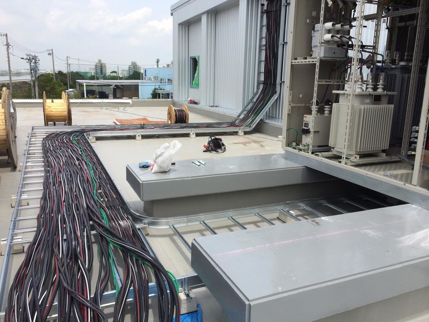 ビル内屋上配電工事 | 名古屋市名東区の電気工事ならアップライズ